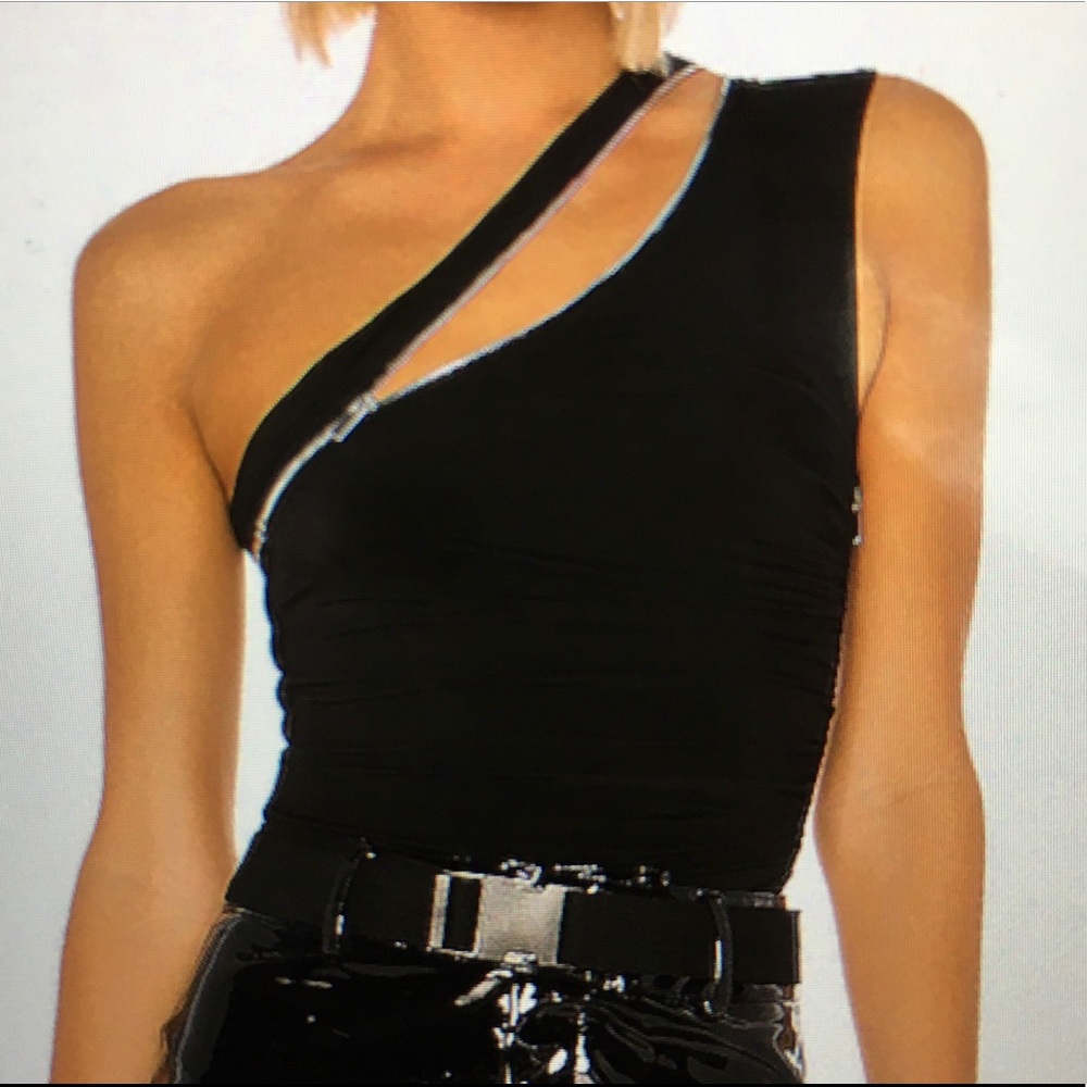 ✨NEW✨Lucienne Zipper Top ♠️ I.AM.GIA